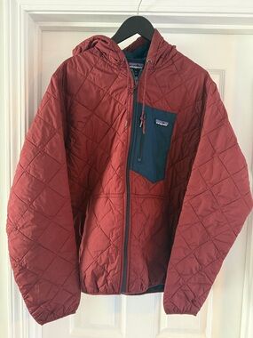 Patagonia Men’s Quilted Hooded Puffer